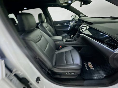 Used 2023 Cadillac XT6 Premium Luxury image 33