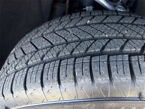 Used 2021 Chevrolet Tahoe LT w/ Luxury Package image 47