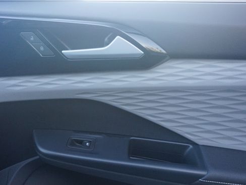 Used 2024 Volkswagen Taos S image 23