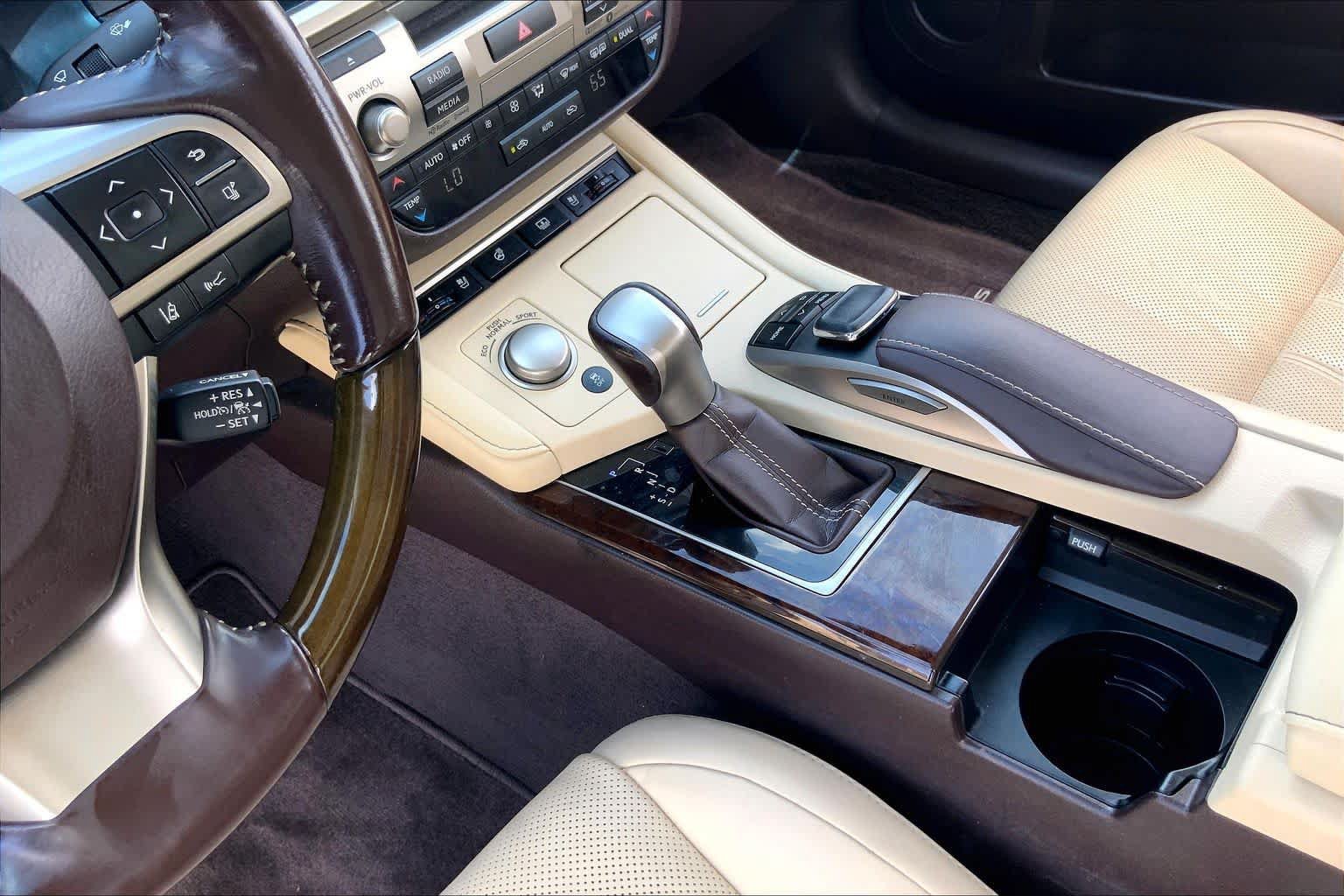 Used 2017 Lexus ES 350 w/ Luxury Package FWD image 16