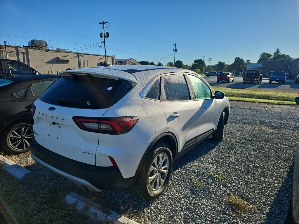 Used 2023 Ford Escape Active w/ Tech Pack #2 AWD/4WD image 8