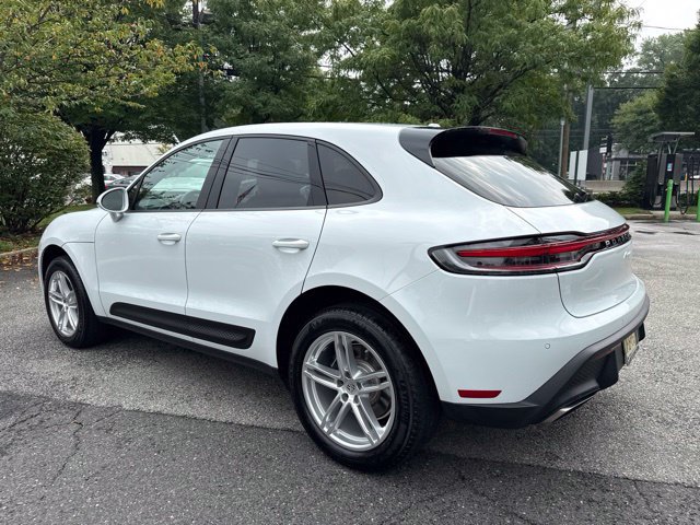 Used 2025 Porsche Macan AWD/4WD image 18