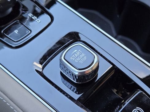 New 2026 Volvo XC90 B6 Plus image 24