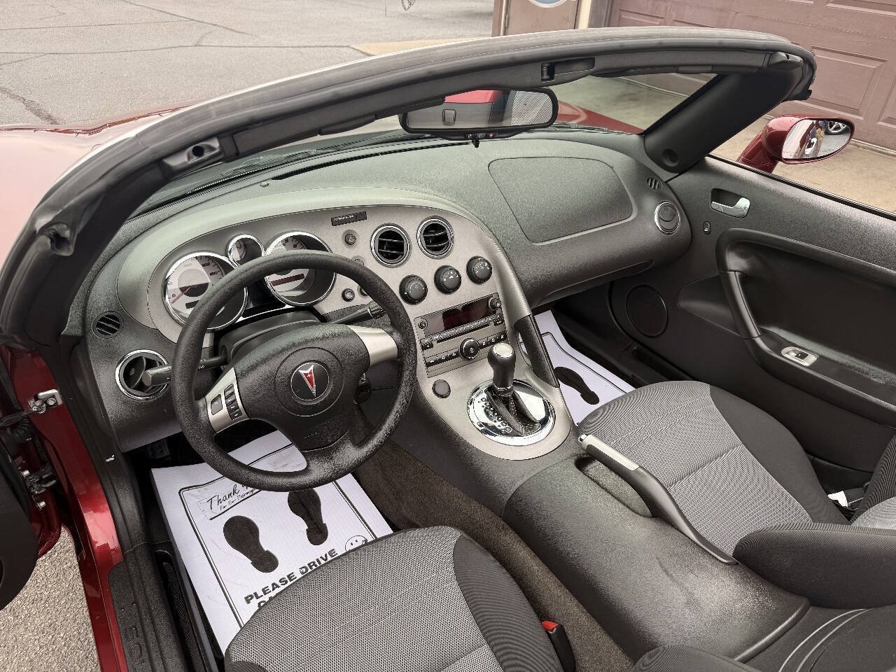 Used 2009 Pontiac Solstice Convertible w/ Preferred Package RWD image 29