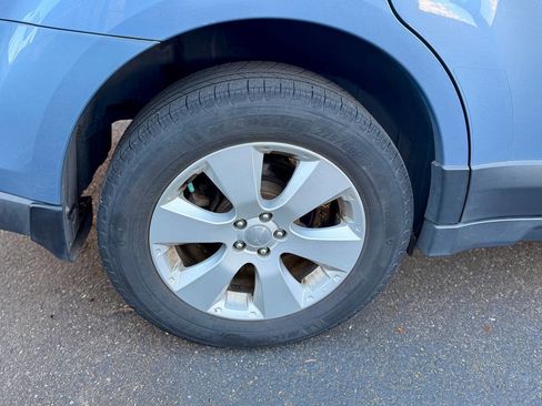 Used 2011 Subaru Outback 2.5i Limited w/ PWR Moonroof Pkg image 32