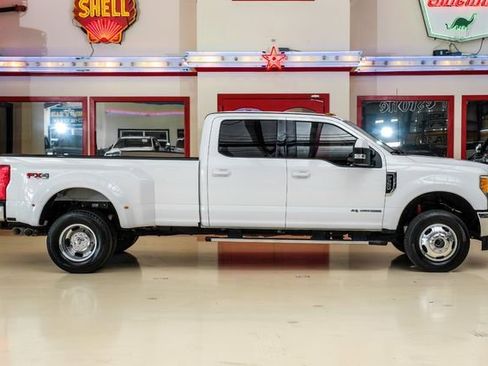 Used 2017 Ford F350 Lariat w/ Lariat Value Package AWD/4WD image 10
