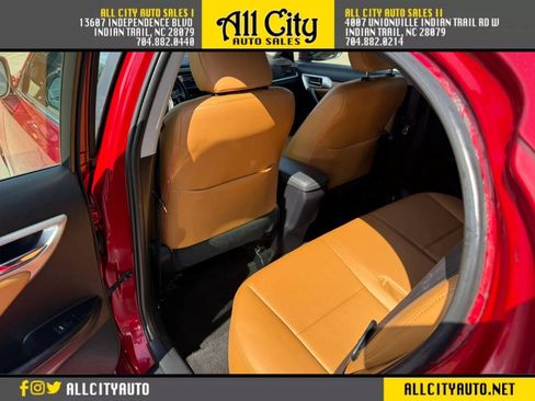 Used 2012 Lexus CT 200h Premium FWD image 17