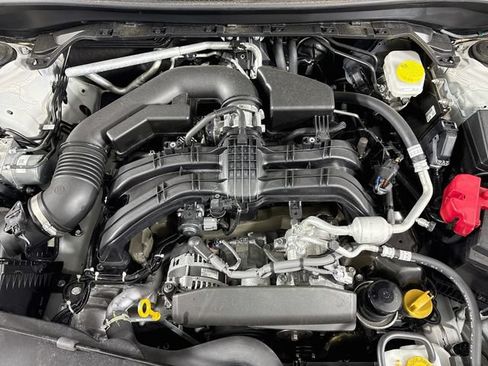 Certified 2025 Subaru Forester Premium AWD/4WD image 33