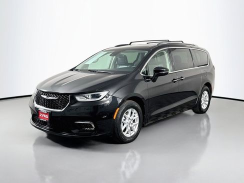 Used 2021 Chrysler Pacifica Touring-L FWD image 1