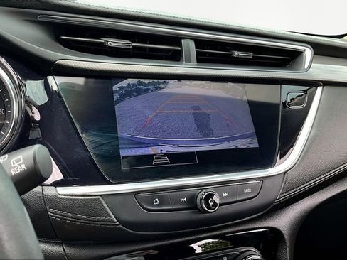 Used 2021 Buick Encore GX Essence image 11