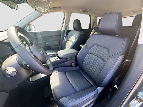 New 2025 Nissan Pathfinder SV image 21