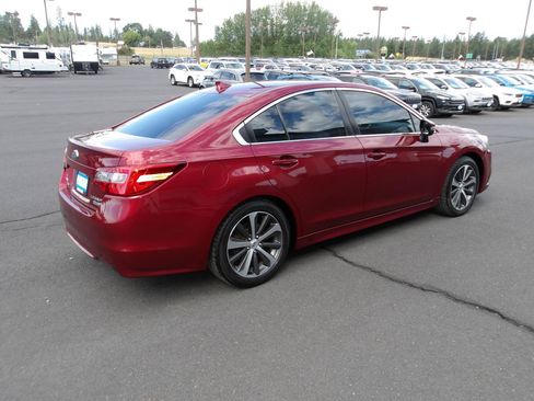 Used 2017 Subaru Legacy 2.5i Limited AWD/4WD image 5