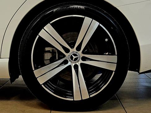 Used 2025 Mercedes-Benz C 300 4MATIC Sedan image 29