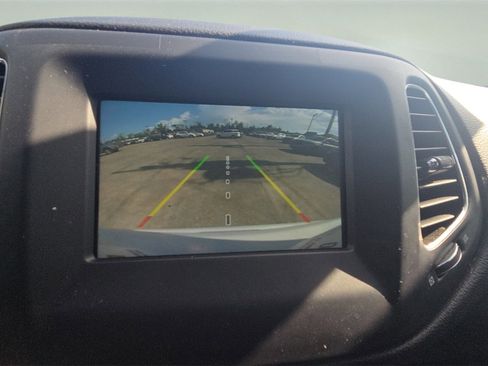 Used 2021 Jeep Compass Sport image 22