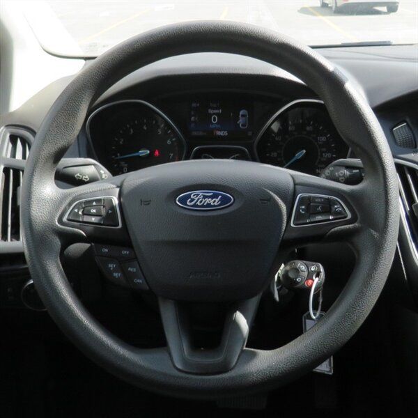 Used 2018 Ford Focus SEL FWD image 10