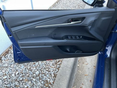 Used 2025 Toyota Camry SE image 12