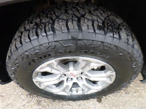 Used 2024 GMC Sierra 1500 SLT image 26