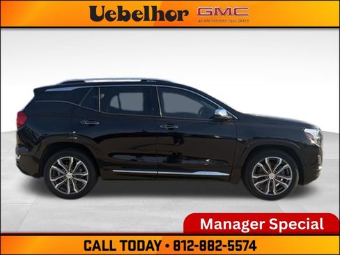 Used 2020 GMC Terrain Denali w/ Denali Premium Package FWD image 3
