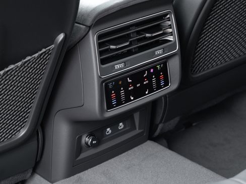 New 2026 Audi RS Q8 performance image 38