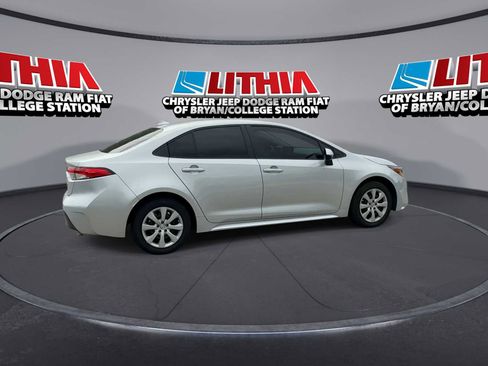 Used 2025 Toyota Corolla LE FWD image 8