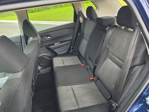 Used 2025 Nissan Rogue SV FWD image 10