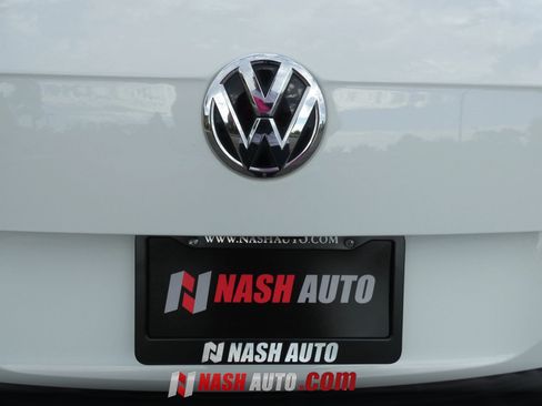 Used 2020 Volkswagen Tiguan SE w/ Panoramic Sunroof Package FWD image 19