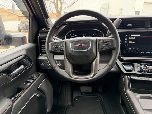 Used 2025 GMC Sierra 2500 AT4X image 13