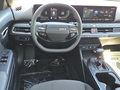 Certified 2026 Kia K4 FWD image 11