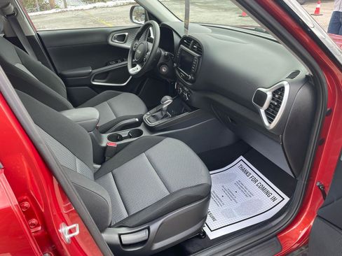 Used 2022 Kia Soul LX w/ Technology Package image 19