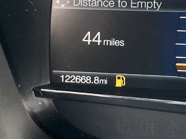 Used 2018 Ford Explorer XLT w/ Equipment Group 202A AWD/4WD image 19