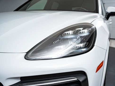 Certified 2020 Porsche Cayenne AWD/4WD image 15