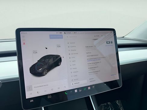 Used 2020 Tesla Model Y Long Range AWD/4WD image 18