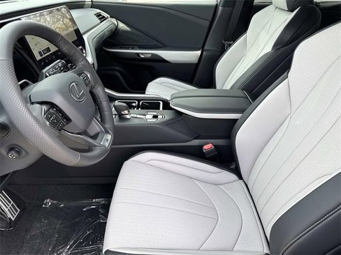 New 2026 Lexus TX 500h AWD image 19