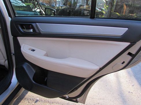 Used 2019 Subaru Outback 2.5i Premium w/ Popular Package #2 image 32