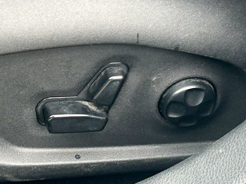 Used 2018 Jeep Compass Limited w/ Safe & Security Group AWD/4WD image 27