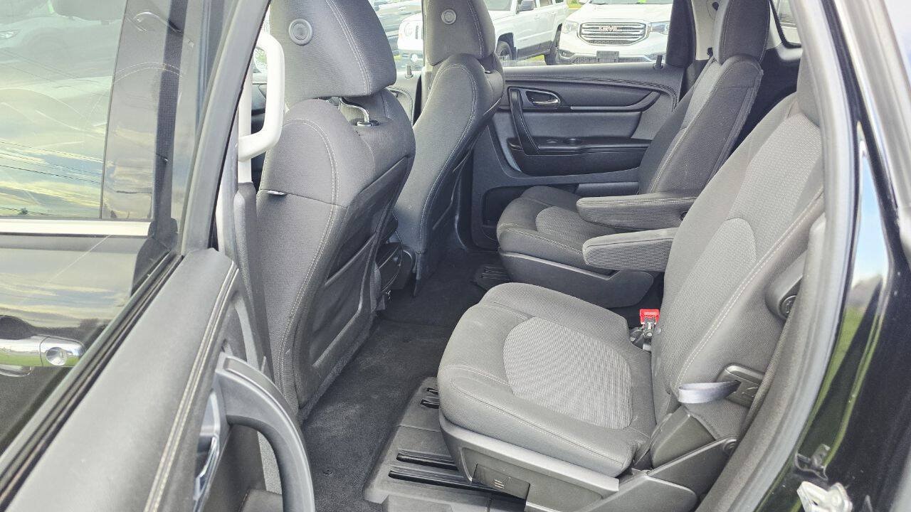 Used 2016 Chevrolet Traverse LT w/ Style and Technology Package FWD image 11