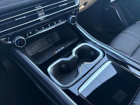 New 2026 Chevrolet Traverse High Country image 19