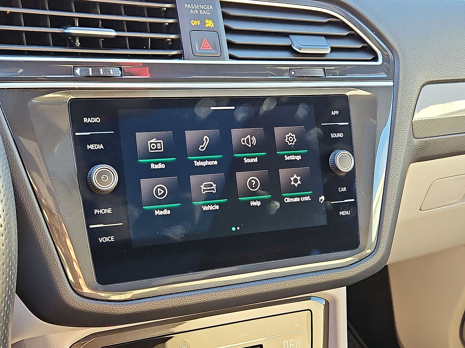Certified 2024 Volkswagen Tiguan SE R-Line w/ MDO Package, Three-Row FWD image 19