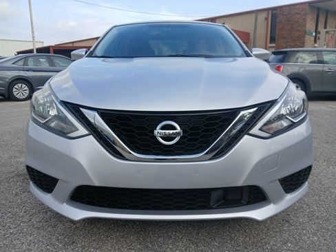 Used 2019 Nissan Sentra S FWD image 2