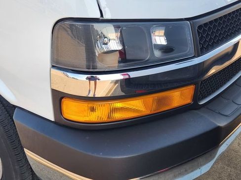 Used 2025 Chevrolet Express 2500 w/ Driver Convenience Package RWD image 6