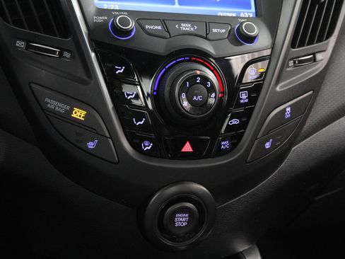 Used 2016 Hyundai Veloster Turbo image 13