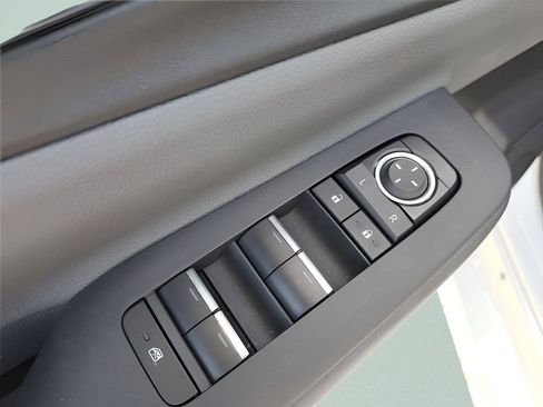 Used 2023 Toyota Prius XLE image 14