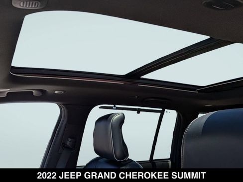 Certified 2022 Jeep Grand Cherokee Summit w/ Luxury Tech Group V RWD image 15