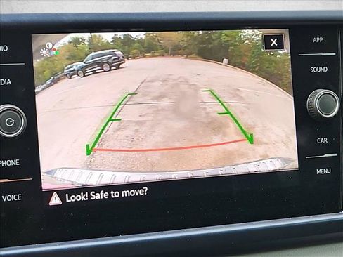 Used 2023 Volkswagen Taos SE w/ Panoramic Sunroof Package AWD/4WD image 12