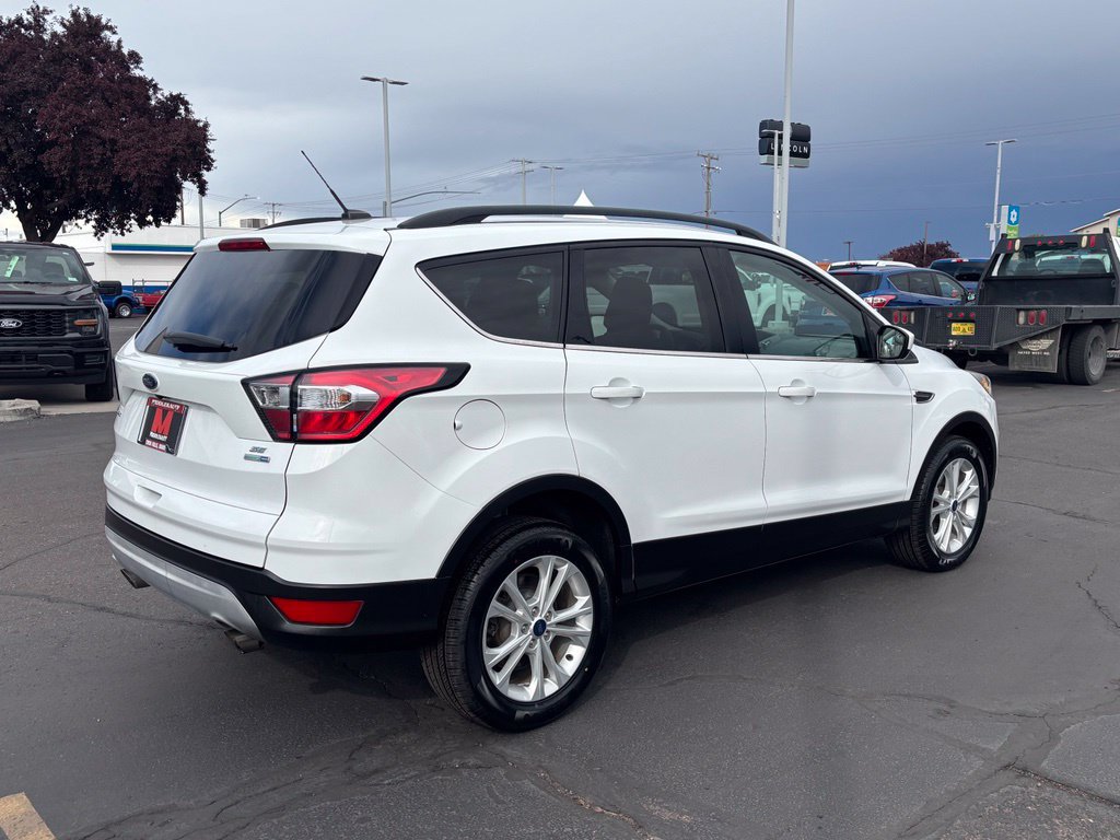 Used 2018 Ford Escape SE AWD/4WD image 3