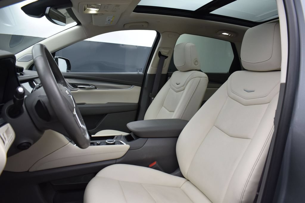 Certified 2024 Cadillac XT5 Premium Luxury AWD/4WD image 11