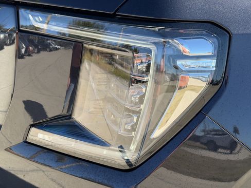 Used 2023 GMC Yukon Denali Ultimate image 8