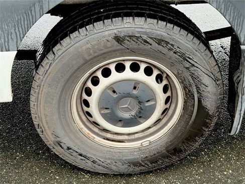 Used 2021 Mercedes-Benz Sprinter 2500 image 10