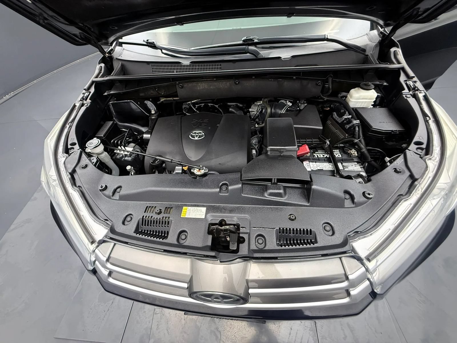 Used 2019 Toyota Highlander XLE AWD/4WD image 39