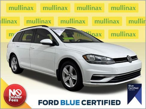 Used 2018 Volkswagen Golf SE FWD image 1